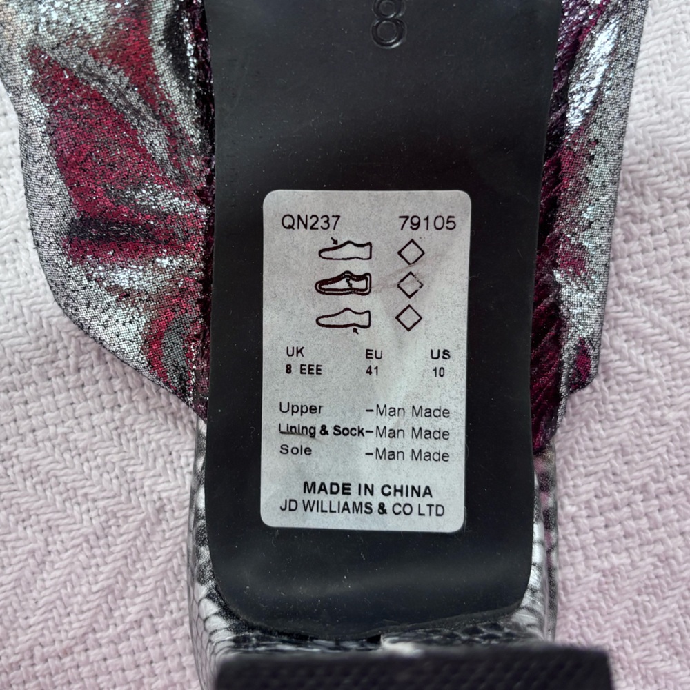 💜Metallic Silver Knot Slide Sandals - Picture 8 of 9